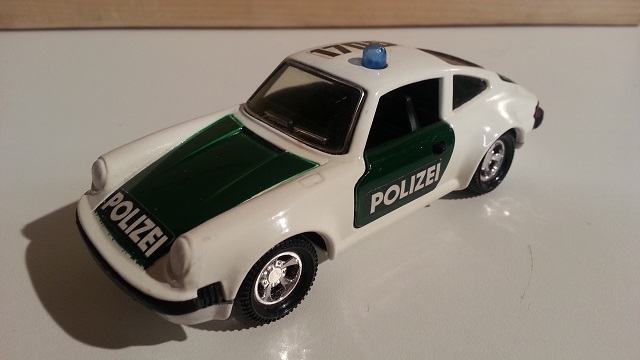 matchbox porsche police.jpg