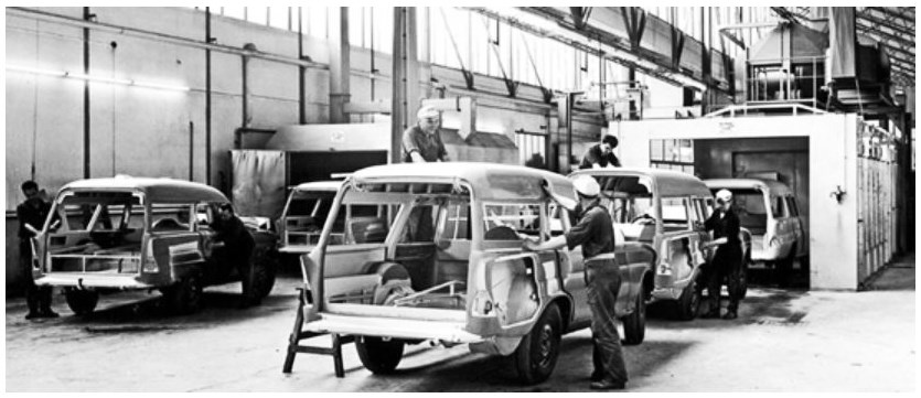 Mercedes Benz cars at the 'Binz' factory.JPG