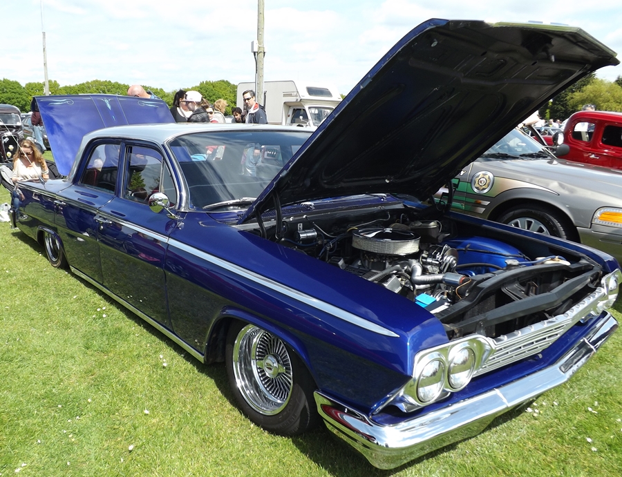 Low rider with full hydraulics
