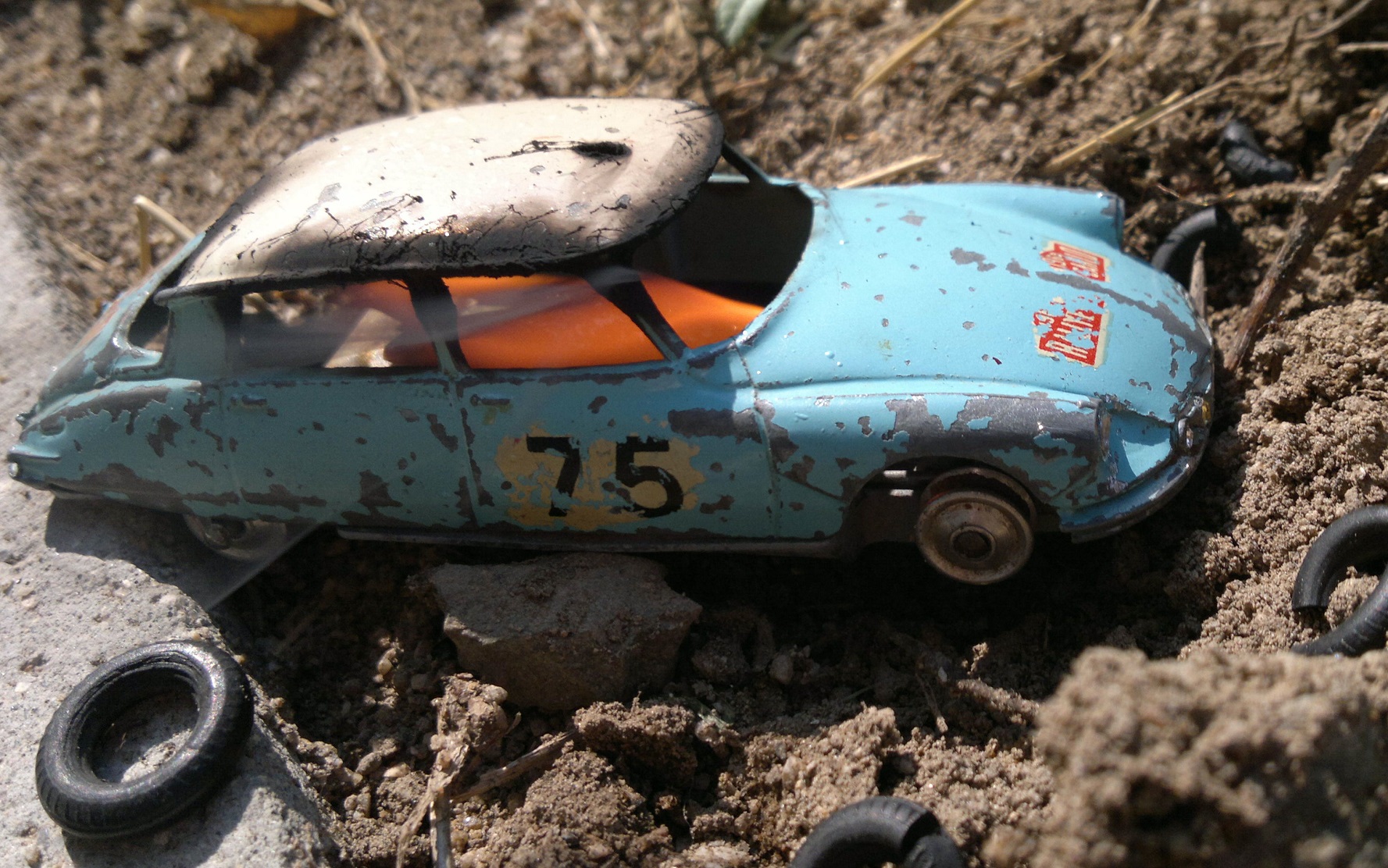 crashed CITROEN (2).jpg