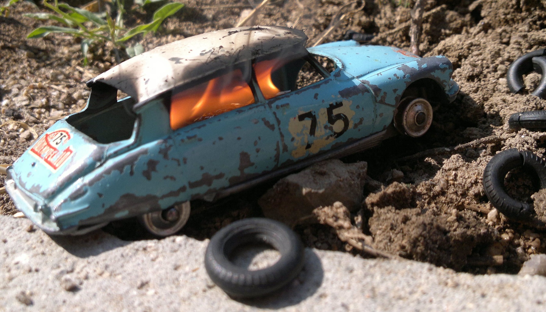 crashed CITROEN (5).jpg