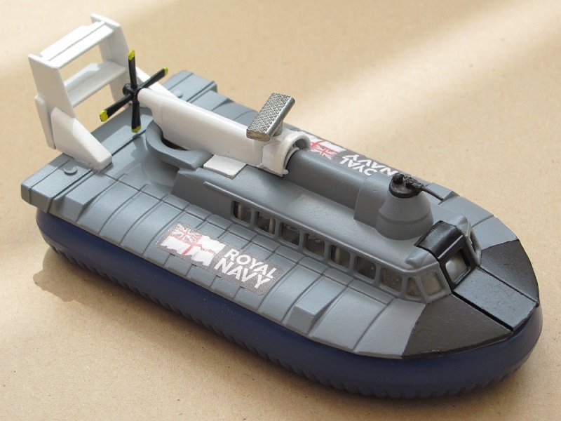 Royal Navy Hovercraft 800x600.jpg