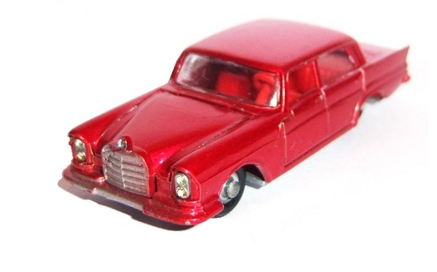 #17 Mercedes-Benz 220SE in Red.JPG