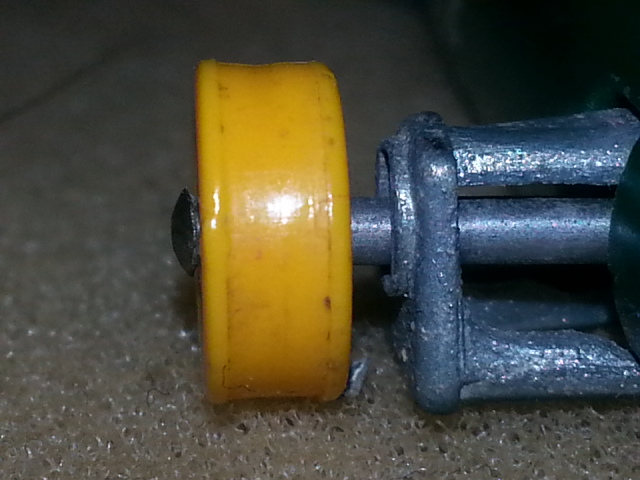 Closeup front ring.