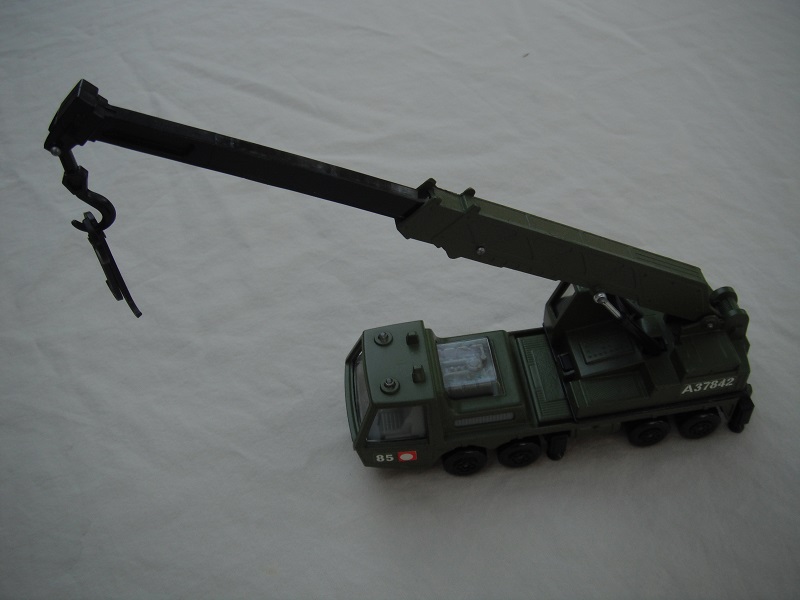 k113A Military Crane Truck  extended boom.jpg