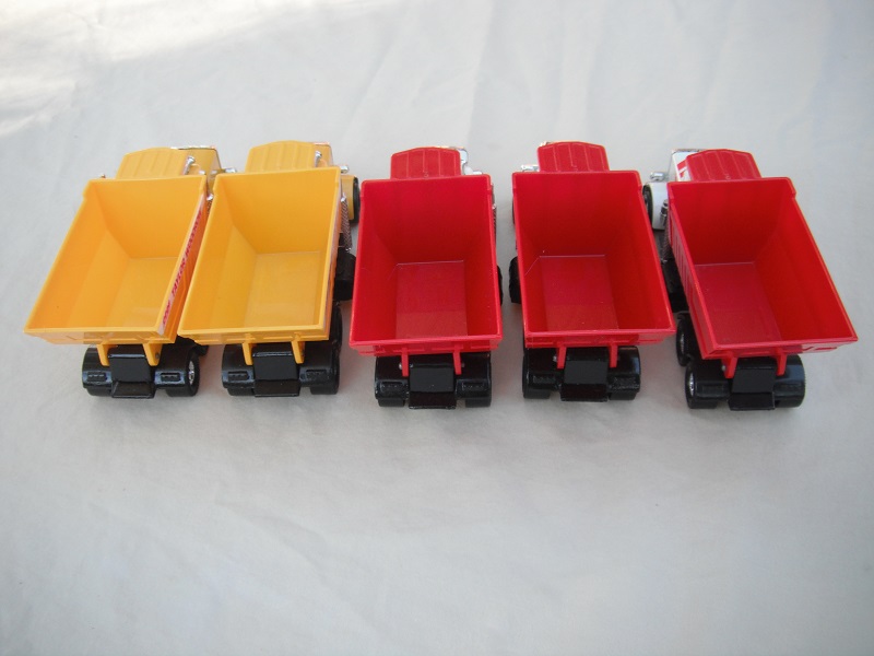 K105B Peterbuilt Tipper group pic #4.jpg