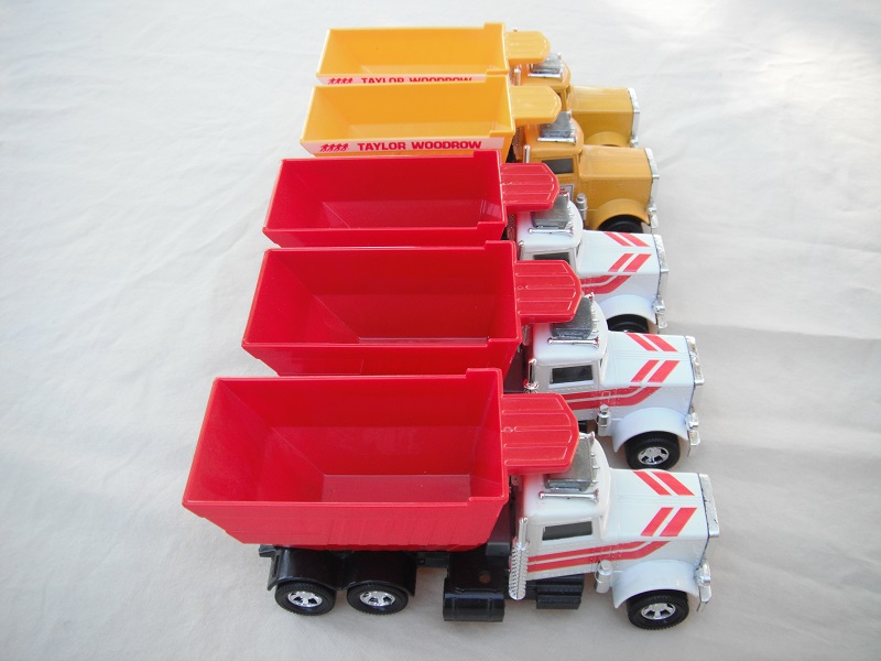 K105B Peterbuilt Tipper group pic #3.jpg
