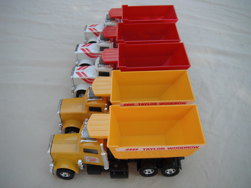 K105B Peterbuilt Tipper group pic #2.jpg