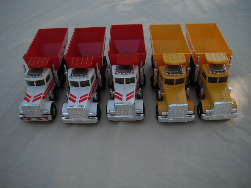 K105B Peterbuilt Tipper group pic #1.jpg