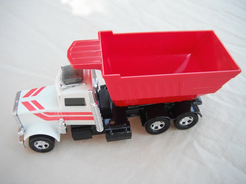 K105B Peterbuilt Tipper var #1.jpg