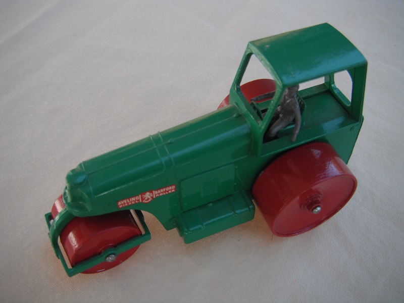 6. Green bod &amp; base/red rollers/grey driver/&quot;Aveling Barford Diesel Roller&quot; dk.brown decals.