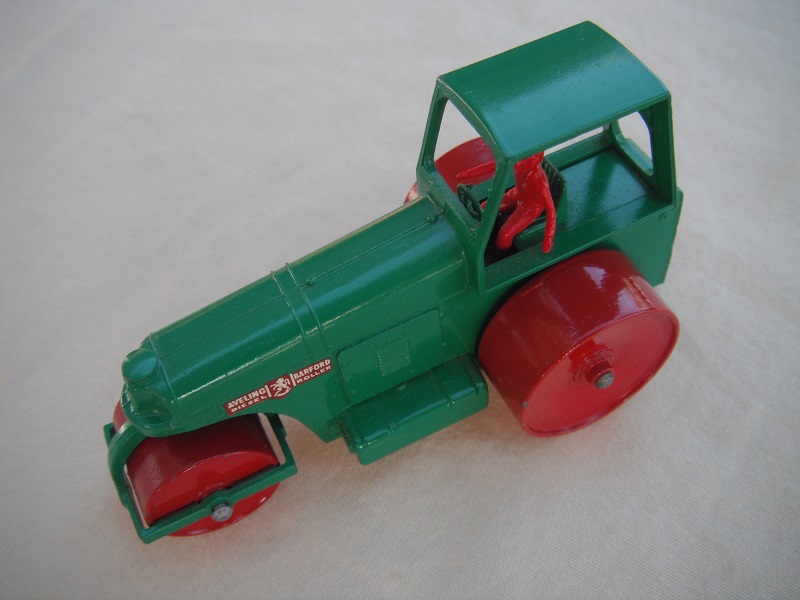 4. Green bod &amp; base/red rollers/red driver/&quot;Aveling Barford Diesel Roller&quot; dk.brown decals.