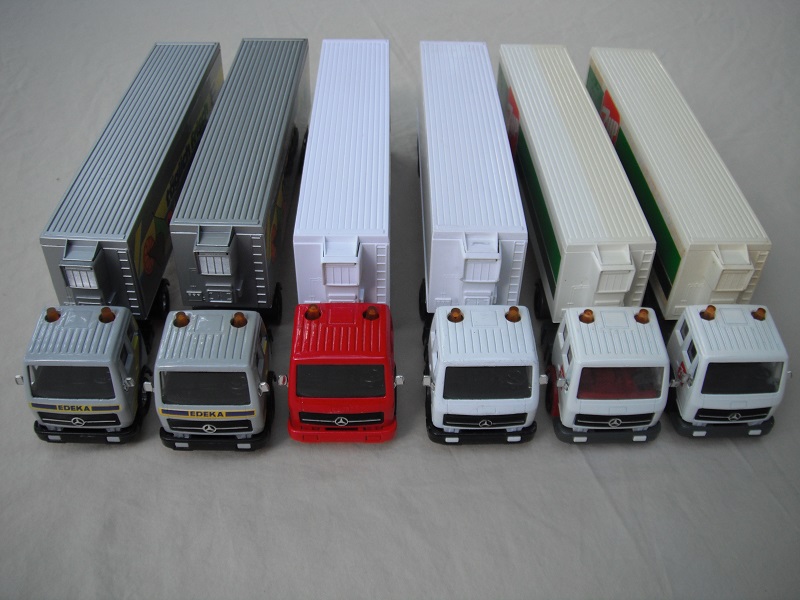 K124A Mercedes Container Truck group picture #2.jpg