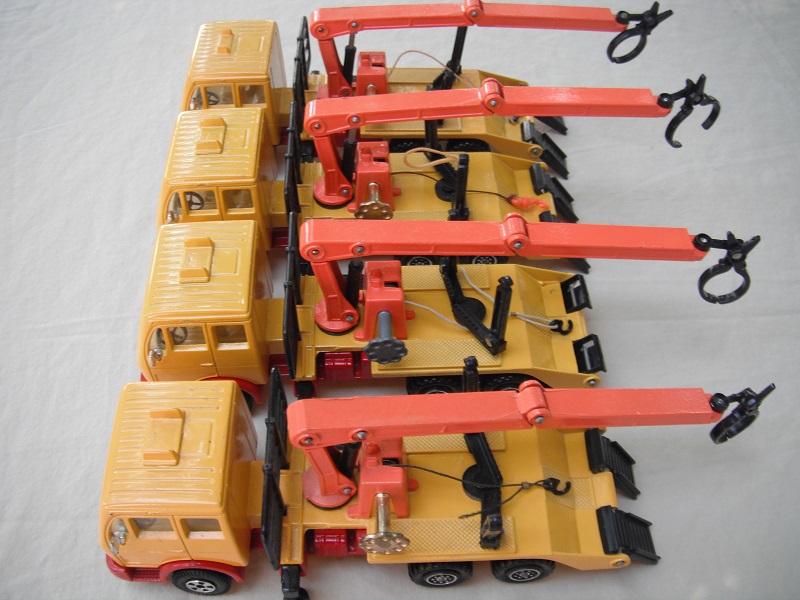 K43B Log Transporter yellow body variations.jpg