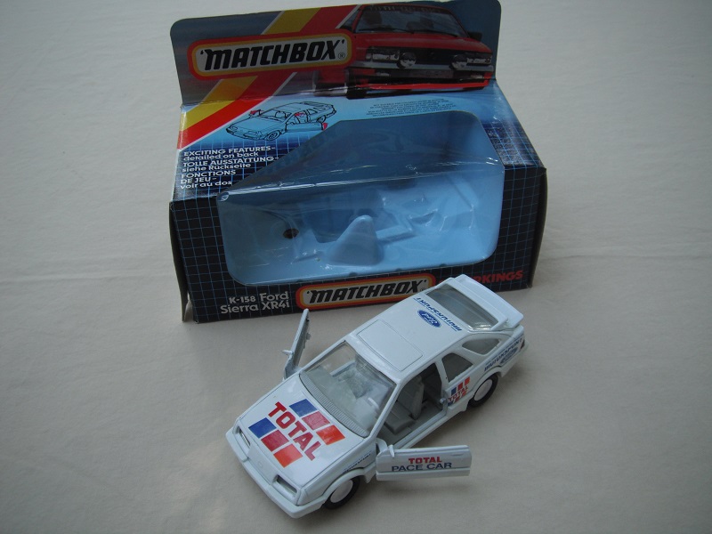 K158A Ford Sierra XR4i Rallye car & box.jpg