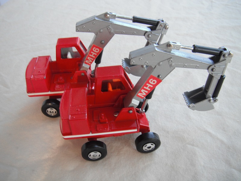 K1C O&K Excavator no rear label on body.jpg