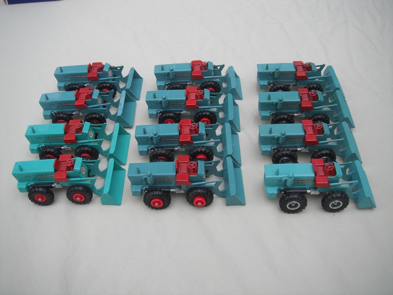 K10A Aveling Barford Tractor Shovel group picture #3.jpg