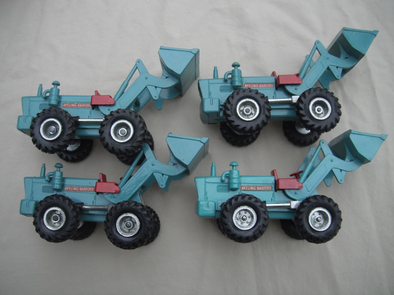 K10A Aveling Barford Tractor Shovel group picture all metal wheels.jpg