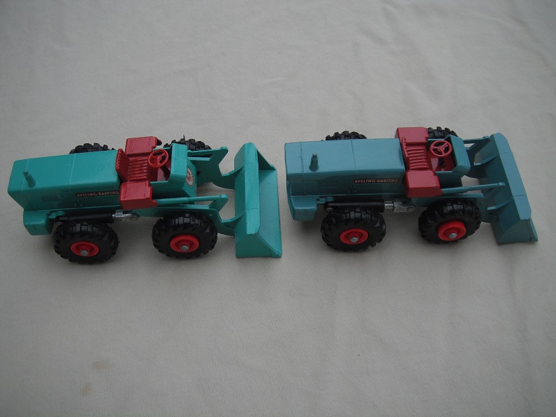 K10A Aveling Barford Tractor Shovel mint green or blue green - no air filter.jpg