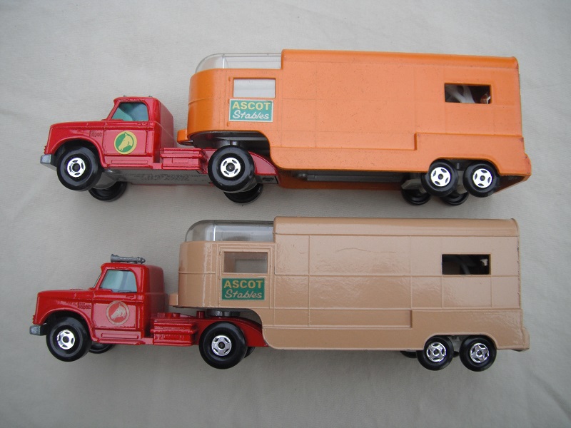 K18A Articulated Horse Box trailer variations.jpg