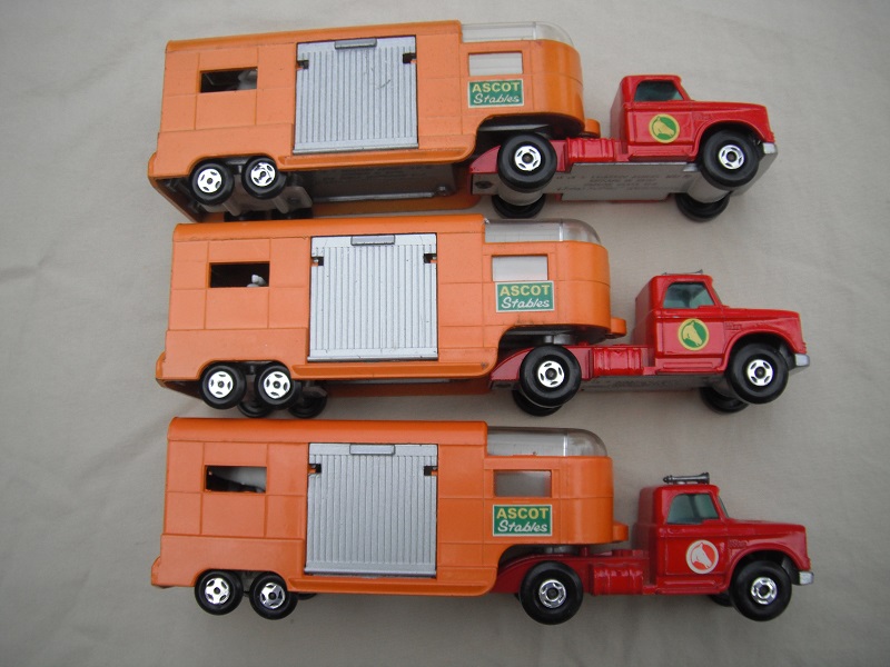 K18A Articulated Horse Box orange trailers.jpg