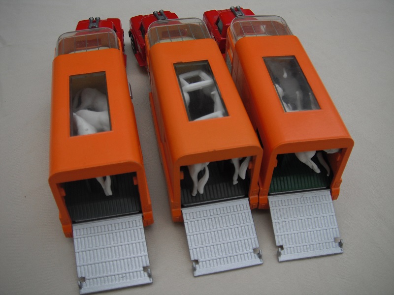 K18A Articulated Horse Box orange trailer interior variations pic#2.jpg