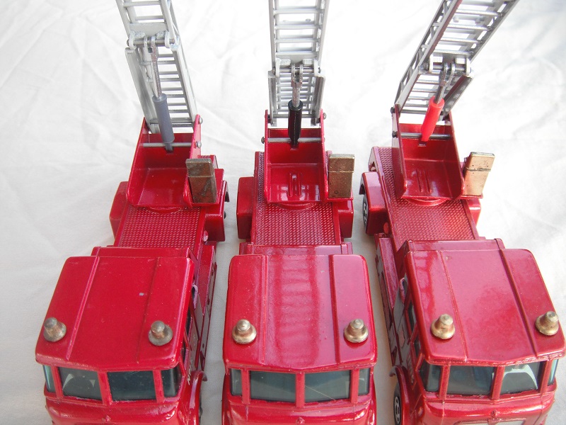 K15A Merryweather Fire Engine gray, black or red hydraulic sleeves.jpg