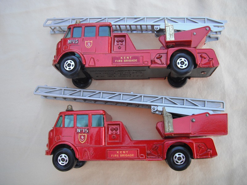 K15A Merryweather Fire Engine rectangular or triangular turntables.jpg