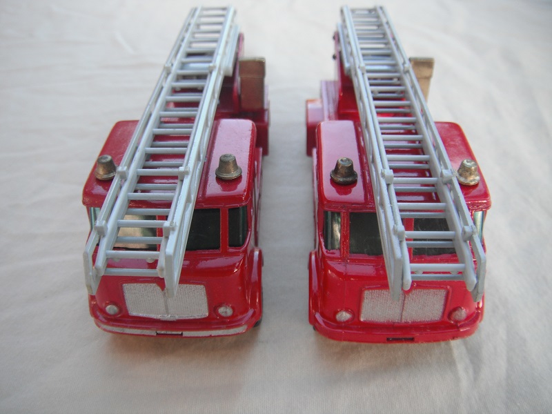 K15A Merryweather Fire Engine silver or red bumpers.jpg