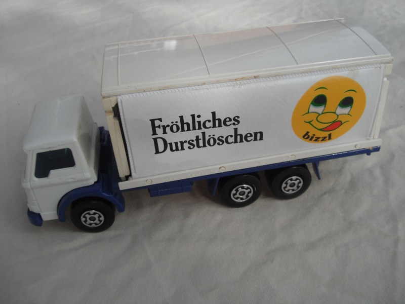 8. White cab/white roof/type 2/dark blue chassis/blue windows/white container/white roof/Frohliches Durstloschen &quot;Bizzl&quot;.