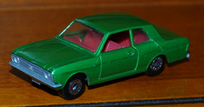 SF02_Ford_Cortina_green met2.jpg