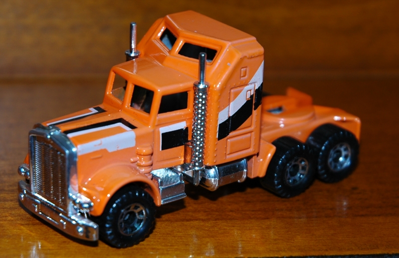 SF41D_Kenworth_Aerodyne_orange_factory error.jpg