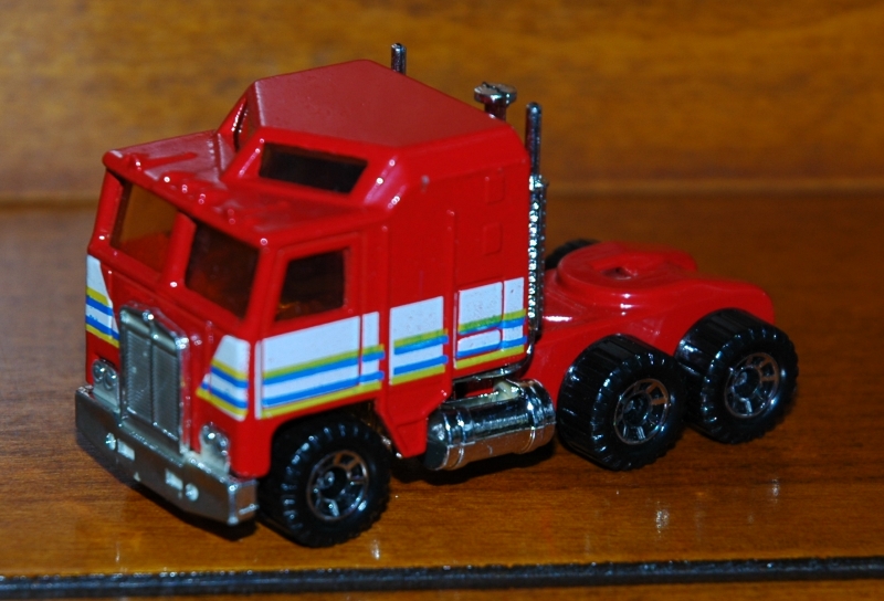 SF45C_Kenworth Cabover_red.jpg