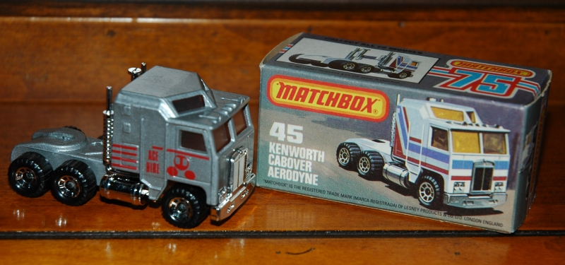 SF45C_Kenworth Cabover_silver.jpg