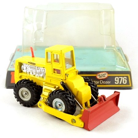 Dinky 976 Michigan Tractor Dozer.jpg