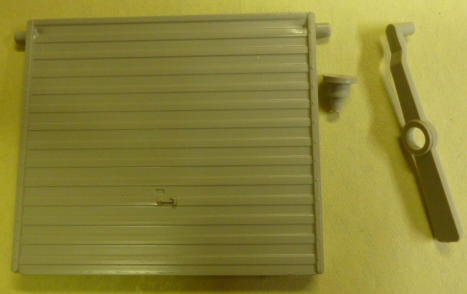 Door panel with one arm and one pin. Only one set showing but it has two arms and 2 pins