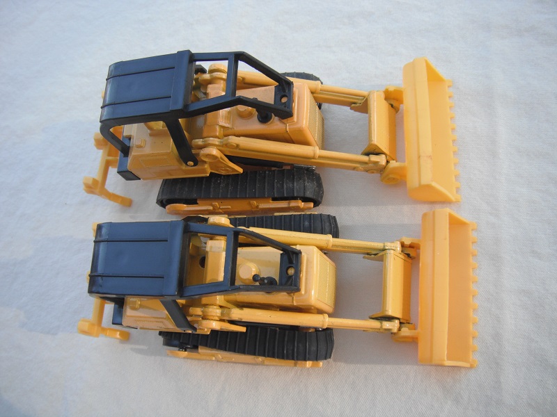 K42B Traxcavator Road Ripper Yellow or dk.yellow no country of origin.jpg