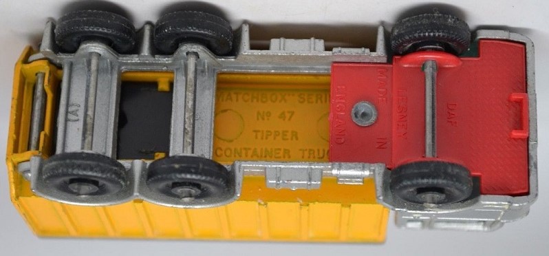 2 a DAF with narrow tow guide & No. tipper base view chassis 2 ro.jpg