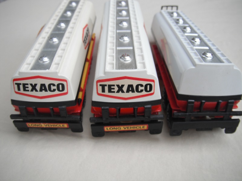 K16B Texaco red cab trailer rear.jpg