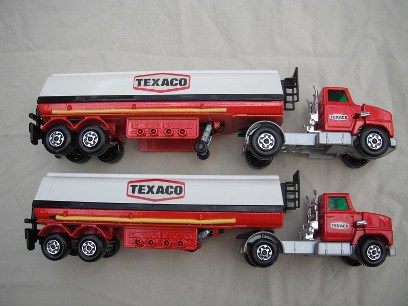 K16B Texaco red large or small Maltese Cross Wheels.jpg