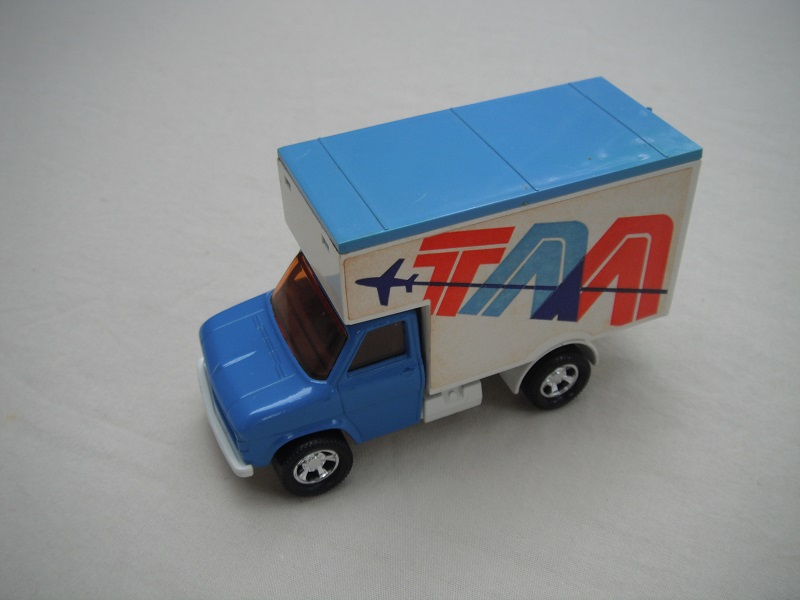 2. Blue cab/white base/lt.blue roof/amber windows/5 spoke mag wheels/blk axle cover/TAA labels.