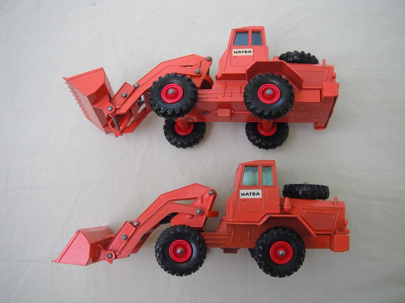 K3B Hatra Tractor Shovel white or cream decals pic#2.jpg