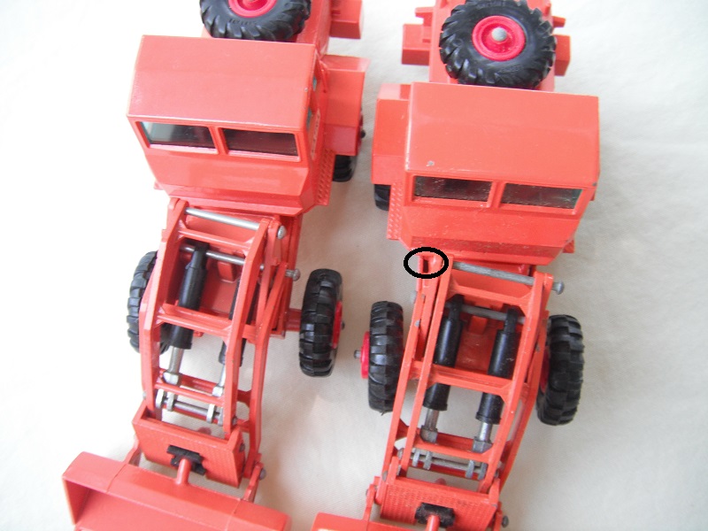 K3B Hatra Tractor Shovel with opening in front of cab pic #2.jpg