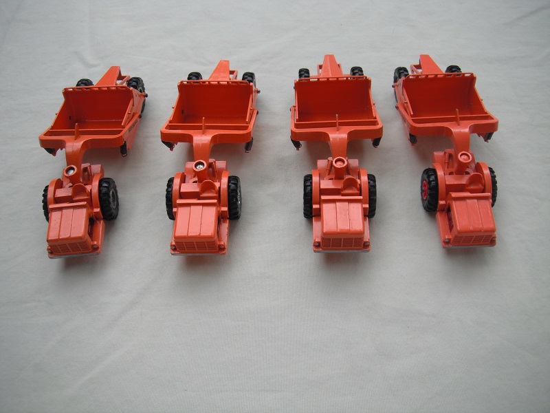 k6A Allis-Chalmers Earth Scraper group pic #1.jpg
