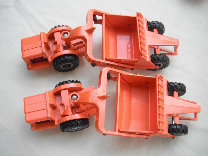 k6A Allis-Chalmers Earth Scraper unpainted pivot boss.jpg