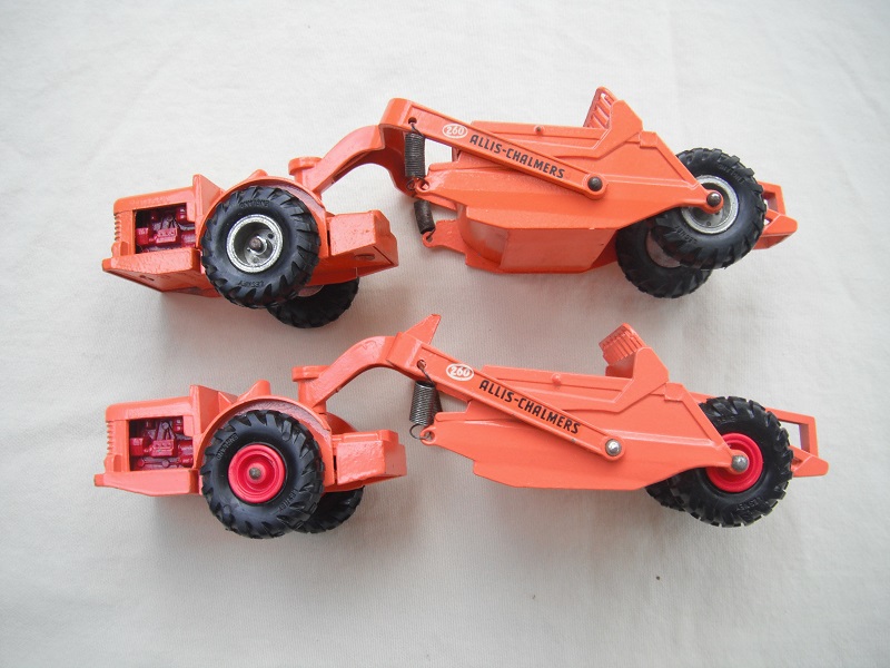 k6A Allis-Chalmers Earth Scraper hub variations.jpg