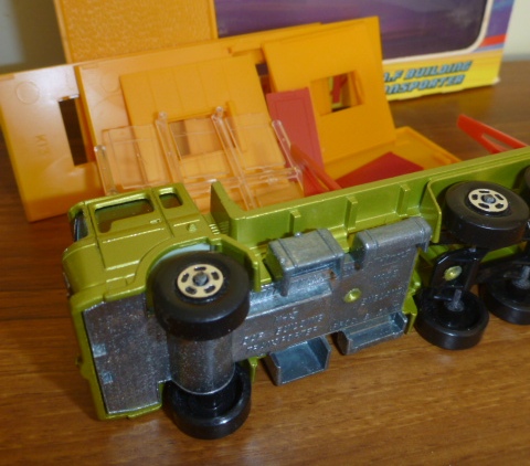 K13b DAF building transporter unpainted K13 base and red door for building