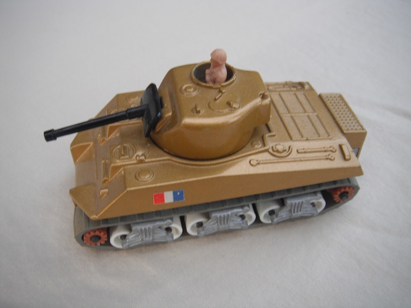 2. PP/Gold body/silver base/white rollers/brown cog with gears/gray tracks/French flag label/beige driver.
