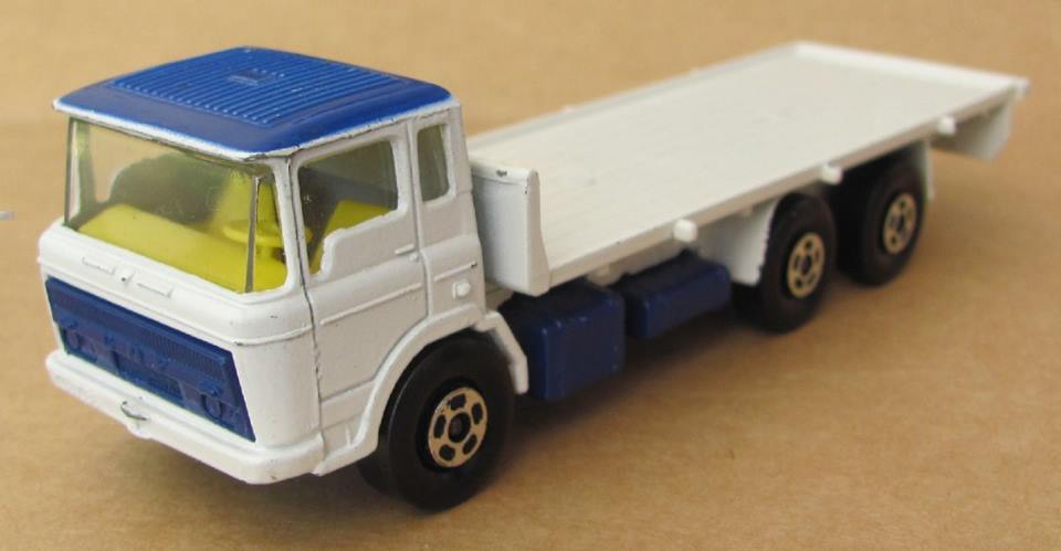 daf yellow int.jpg