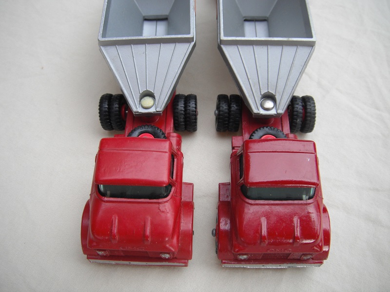 K4B & M4 GMC Tractor & Fruehauf Hopper with rivet variations.jpg